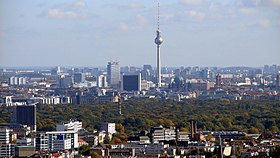 Berlin Skyline Fernsehturm 02.jpg